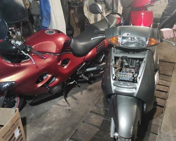 Красный Мустанг 250, объемом двигателя 0.2 л и пробегом 98 тыс. км за 3200 $, фото 1 на Automoto.ua