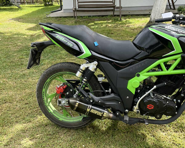 Мустанг XTREET 250 2023 в Радивилове на Automoto.ua Зеленый Мустанг XTREET 250, объемом двигателя 0.25 л и пробегом 6 тыс. км за 1150 $, фото 3 на Automoto.ua