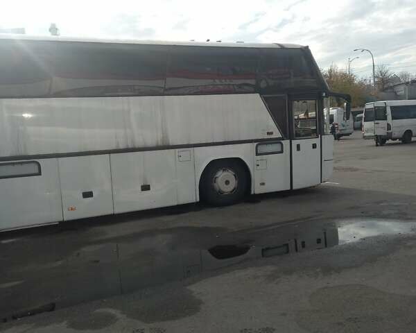 Белый Неоплан 116, объемом двигателя 12 л и пробегом 350 тыс. км за 10000 $, фото 4 на Automoto.ua