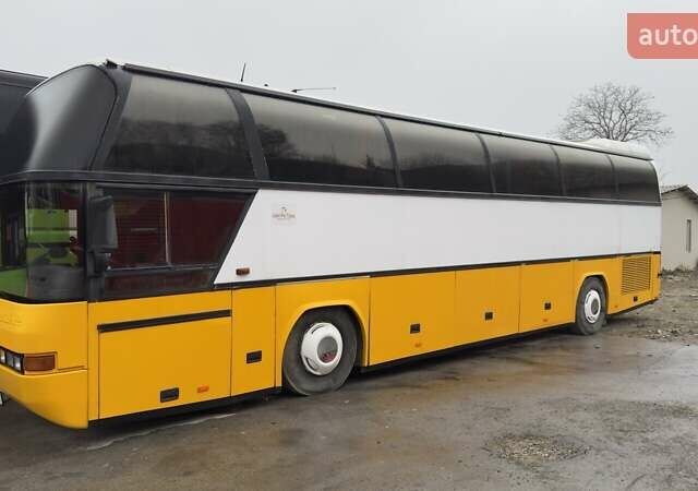 Желтый Неоплан 116, объемом двигателя 12 л и пробегом 8 тыс. км за 11000 $, фото 2 на Automoto.ua