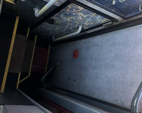 Желтый Неоплан 116, объемом двигателя 12 л и пробегом 120 тыс. км за 46000 $, фото 15 на Automoto.ua