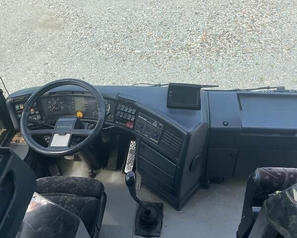 Серый Неоплан 116, объемом двигателя 12.7 л и пробегом 500 тыс. км за 18609 $, фото 5 на Automoto.ua