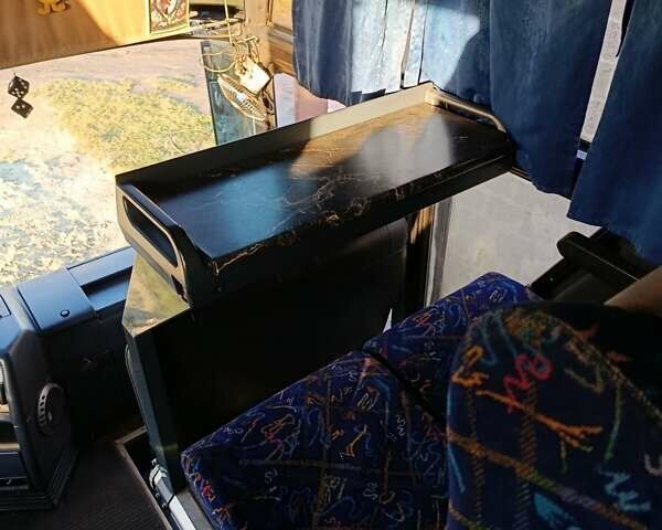 Оранжевый Неоплан 116, объемом двигателя 12 л и пробегом 400 тыс. км за 20000 $, фото 8 на Automoto.ua