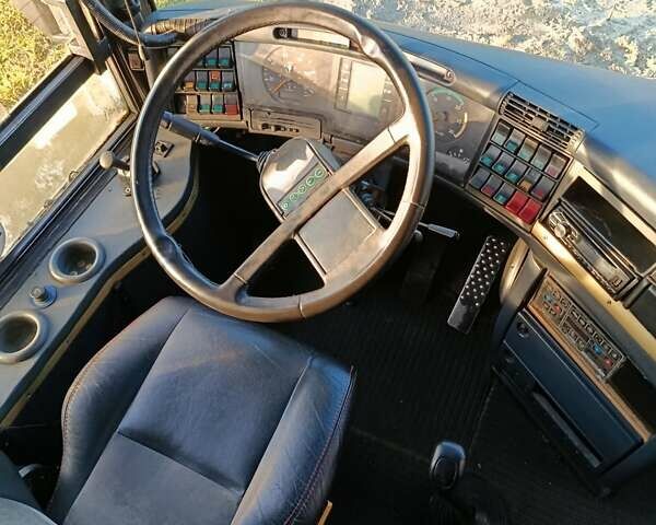 Оранжевый Неоплан 116, объемом двигателя 12 л и пробегом 400 тыс. км за 20000 $, фото 15 на Automoto.ua