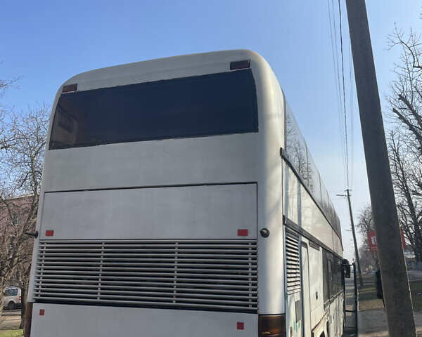Белый Неоплан 122, объемом двигателя 11.98 л и пробегом 500 тыс. км за 9000 $, фото 2 на Automoto.ua