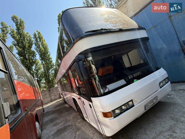 Белый Неоплан N 122, объемом двигателя 14.62 л и пробегом 850 тыс. км за 12000 $, фото 1 на Automoto.ua