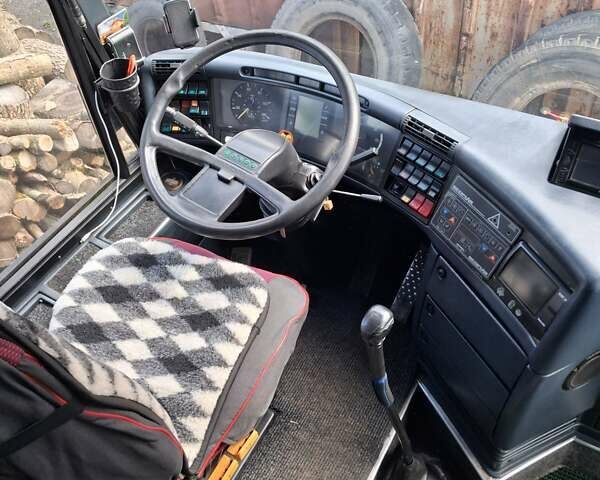 Білий Неоплан N 316, об'ємом двигуна 11.97 л та пробігом 880 тис. км за 10500 $, фото 5 на Automoto.ua