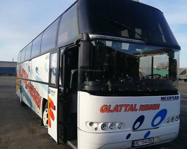 Белый Неоплан N 116, объемом двигателя 12.8 л и пробегом 700 тыс. км за 18000 $, фото 2 на Automoto.ua