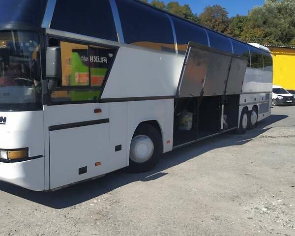 Білий Неоплан N 116, об'ємом двигуна 12 л та пробігом 8 тис. км за 22000 $, фото 3 на Automoto.ua