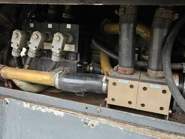 Неоплан N 116, объемом двигателя 11.97 л и пробегом 0 тыс. км за 11500 $, фото 12 на Automoto.ua