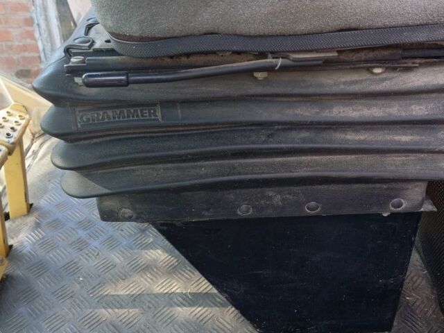 Жовтий Нью Холланд 8030, об'ємом двигуна 6 л та пробігом 10 тис. км за 22000 $, фото 10 на Automoto.ua