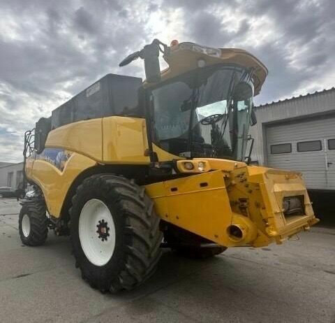 Жовтий Нью Холланд ЦР, об'ємом двигуна 0 л та пробігом 0 тис. км за 145376 $, фото 1 на Automoto.ua