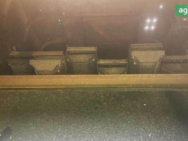 Нью Холланд CX 8080 2012 в Белой Церкве на Automoto.ua Нью Холланд CX 8080, объемом двигателя 0 л и пробегом 0 тыс. км за 134153 $, фото 5 на Automoto.ua