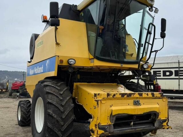 Желтый Нью Холланд TC 5080, объемом двигателя 6.7 л и пробегом 10 тыс. км за 60000 $, фото 4 на Automoto.ua