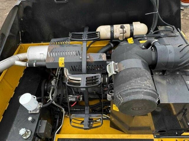 Желтый Нью Холланд TC 5080, объемом двигателя 6.7 л и пробегом 10 тыс. км за 60000 $, фото 5 на Automoto.ua
