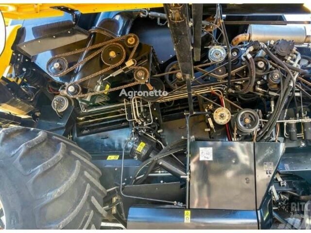 Желтый Нью Холланд CR 9060, объемом двигателя 0 л и пробегом 0 тыс. км за 73446 $, фото 5 на Automoto.ua