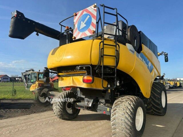 Жовтий Нью Холланд CR 9060, об'ємом двигуна 0 л та пробігом 0 тис. км за 68799 $, фото 6 на Automoto.ua