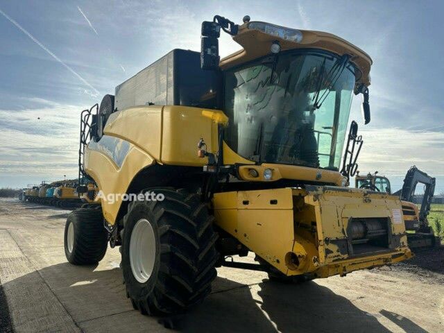 Жовтий Нью Холланд CR 9060, об'ємом двигуна 0 л та пробігом 0 тис. км за 68799 $, фото 2 на Automoto.ua