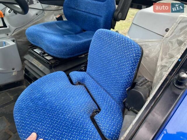 Нью Холланд E 215B, объемом двигателя 0 л и пробегом 1 тыс. км за 43000 $, фото 11 на Automoto.ua