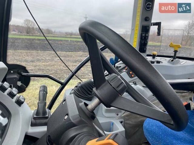 Нью Холланд E 215B, объемом двигателя 0 л и пробегом 1 тыс. км за 43000 $, фото 9 на Automoto.ua