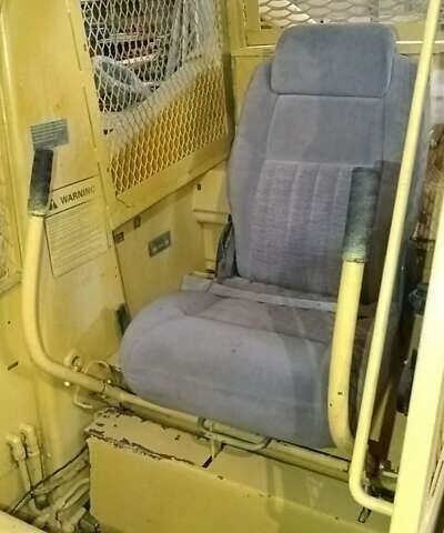 Желтый Нью Холланд L218, объемом двигателя 2.5 л и пробегом 0 тыс. км за 7000 $, фото 4 на Automoto.ua