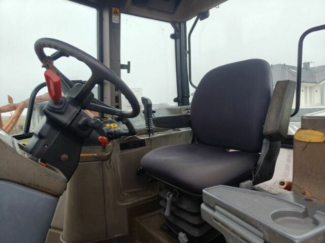 Красный Нью Холланд M100, объемом двигателя 0 л и пробегом 10 тыс. км за 28500 $, фото 1 на Automoto.ua