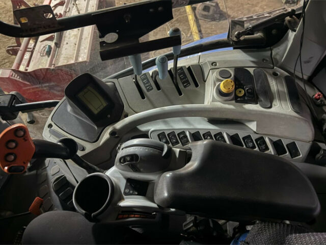 Нью Холланд T 7060, объемом двигателя 0 л и пробегом 0 тыс. км за 75669 $, фото 5 на Automoto.ua