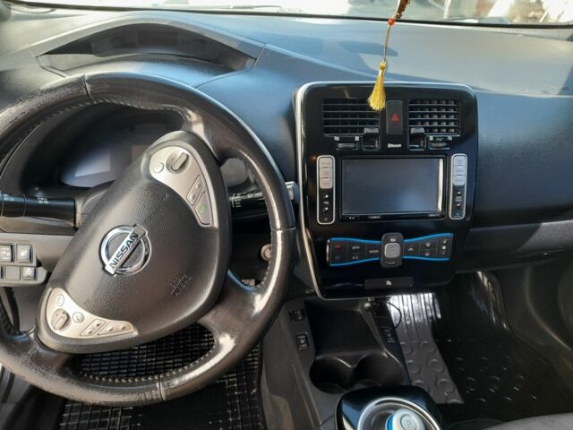 Белый Ниссан 110, объемом двигателя 0 л и пробегом 99 тыс. км за 7500 $, фото 5 на Automoto.ua