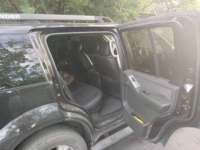 Черный Ниссан 110, объемом двигателя 0 л и пробегом 220 тыс. км за 4900 $, фото 2 на Automoto.ua