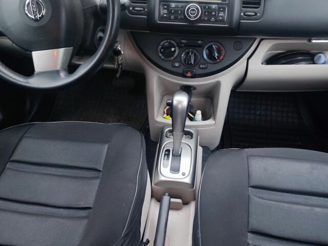 Сірий Ніссан 110, об'ємом двигуна 1.6 л та пробігом 246 тис. км за 7300 $, фото 7 на Automoto.ua