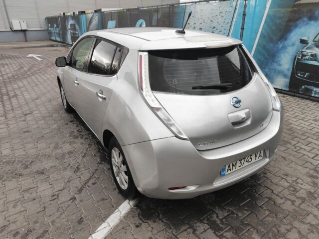 Серый Ниссан 110, объемом двигателя 0 л и пробегом 125 тыс. км за 4600 $, фото 1 на Automoto.ua