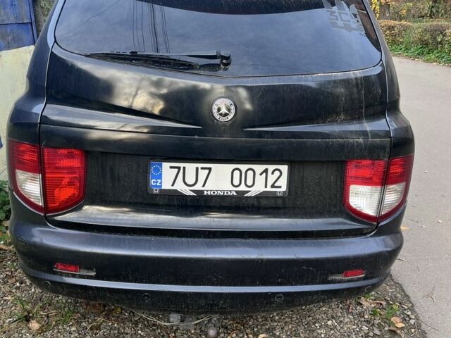 Синій Ніссан 110, об'ємом двигуна 2 л та пробігом 300 тис. км за 2000 $, фото 2 на Automoto.ua