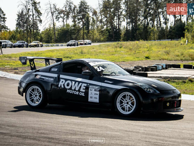 Черный Ниссан 350З, объемом двигателя 3.5 л и пробегом 157 тыс. км за 15900 $, фото 4 на Automoto.ua