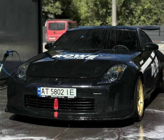 Черный Ниссан 350З, объемом двигателя 3.5 л и пробегом 158 тыс. км за 15000 $, фото 6 на Automoto.ua