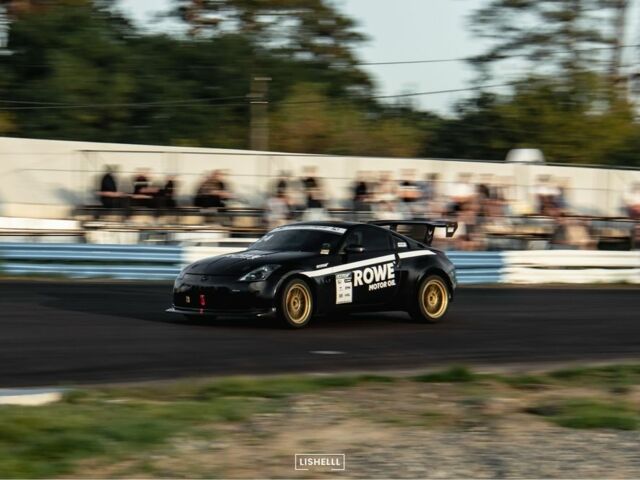 Черный Ниссан 350З, объемом двигателя 3.5 л и пробегом 158 тыс. км за 15000 $, фото 1 на Automoto.ua