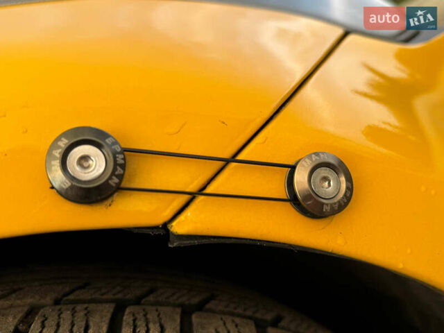 Желтый Ниссан 350З, объемом двигателя 3.5 л и пробегом 115 тыс. км за 12900 $, фото 17 на Automoto.ua