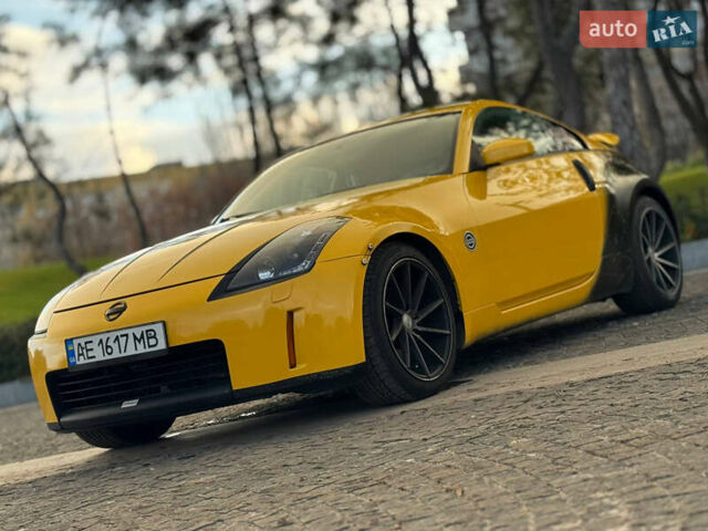 Желтый Ниссан 350З, объемом двигателя 3.5 л и пробегом 115 тыс. км за 12900 $, фото 7 на Automoto.ua