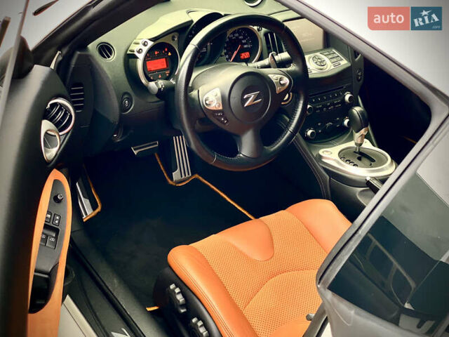 Белый Ниссан 370 З, объемом двигателя 3.7 л и пробегом 89 тыс. км за 32500 $, фото 19 на Automoto.ua