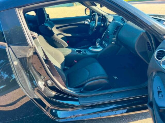 Чорний Ніссан 370 З, об'ємом двигуна 3.7 л та пробігом 49 тис. км за 24000 $, фото 9 на Automoto.ua