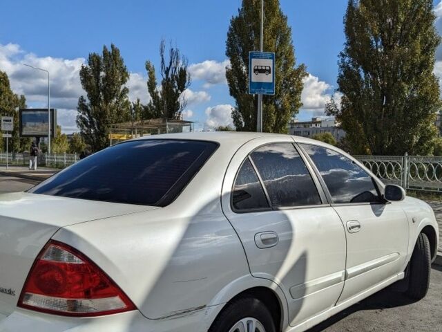 Белый Ниссан Альмера Классик, объемом двигателя 1.6 л и пробегом 220 тыс. км за 3800 $, фото 2 на Automoto.ua