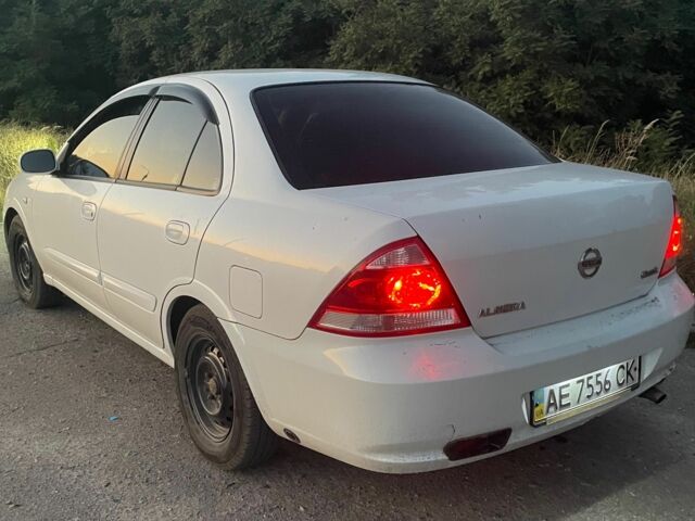 Белый Ниссан Альмера Классик, объемом двигателя 1.6 л и пробегом 300 тыс. км за 4800 $, фото 3 на Automoto.ua