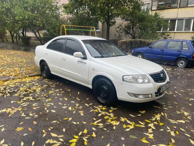Белый Ниссан Альмера Классик, объемом двигателя 1.6 л и пробегом 300 тыс. км за 4800 $, фото 2 на Automoto.ua