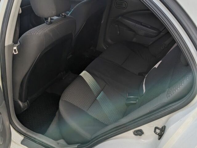 Белый Ниссан Альмера Классик, объемом двигателя 1.6 л и пробегом 220 тыс. км за 3800 $, фото 7 на Automoto.ua