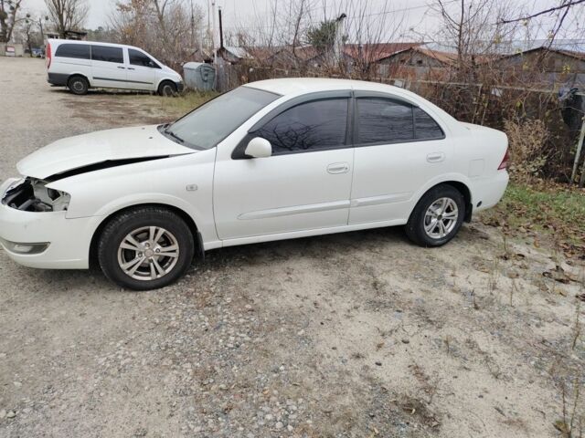 Белый Ниссан Альмера Классик, объемом двигателя 1.6 л и пробегом 190 тыс. км за 3000 $, фото 9 на Automoto.ua