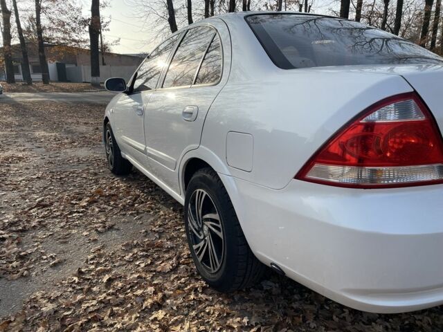 Белый Ниссан Альмера Классик, объемом двигателя 1.6 л и пробегом 330 тыс. км за 3799 $, фото 6 на Automoto.ua