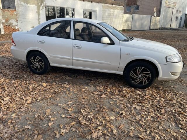 Белый Ниссан Альмера Классик, объемом двигателя 1.6 л и пробегом 330 тыс. км за 3799 $, фото 1 на Automoto.ua