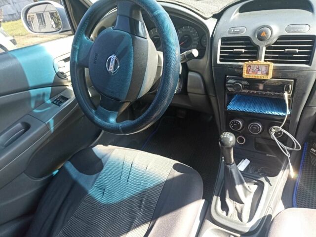 Белый Ниссан Альмера Классик, объемом двигателя 1.6 л и пробегом 270 тыс. км за 6000 $, фото 2 на Automoto.ua