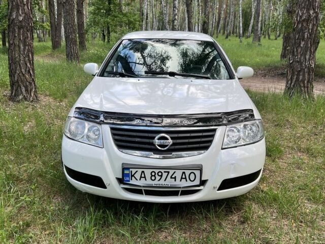 Белый Ниссан Альмера Классик, объемом двигателя 1.6 л и пробегом 226 тыс. км за 5100 $, фото 2 на Automoto.ua