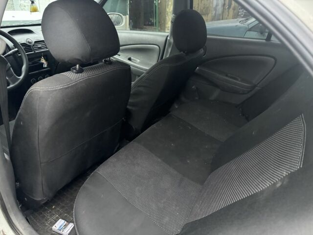 Білий Ніссан Альмера Класік, об'ємом двигуна 1.6 л та пробігом 325 тис. км за 1650 $, фото 11 на Automoto.ua