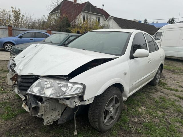 Білий Ніссан Альмера Класік, об'ємом двигуна 1.6 л та пробігом 325 тис. км за 1650 $, фото 2 на Automoto.ua